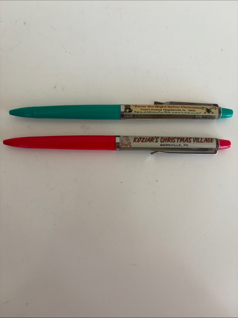 Vintage Koziar's Christmas Village Collectible Floating Scene Pens